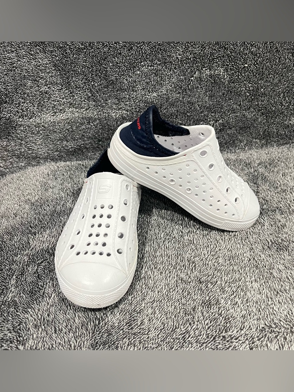 Skechers Cali Gear Guzman Steps Aqua Surge water shoes in white toddler size 9